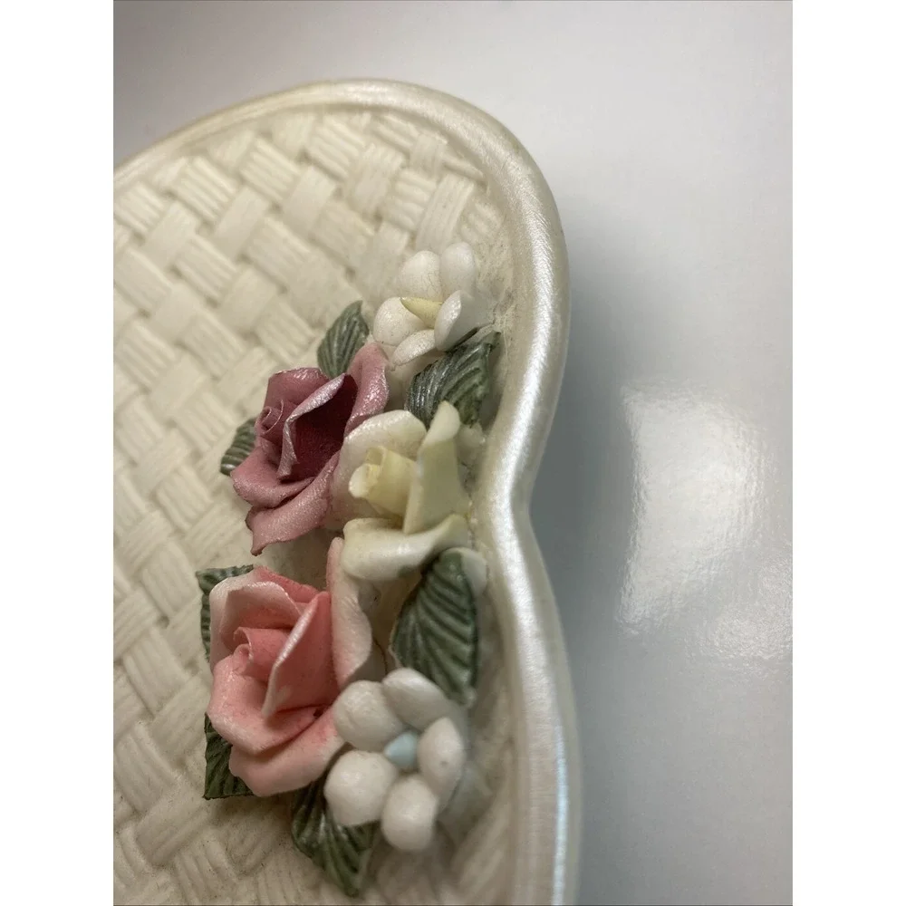 Rare Vintage Ceramic Heart Dish‎ Woven Design With Roses Shaped Trinket 5.5x5.5